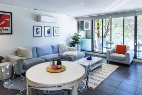 Cleo, Indoor pool and gym. Central location